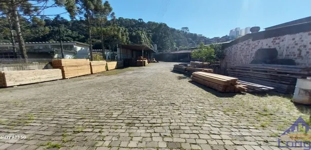 Galpão/Depósito/Armazém com 1 Quarto para alugar, 700m² no Panazzolo, Caxias do Sul