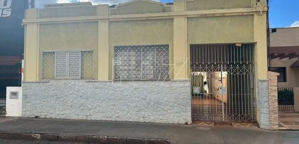 Casa com 3 Quartos à venda, 147m² no Centro, Araraquara
