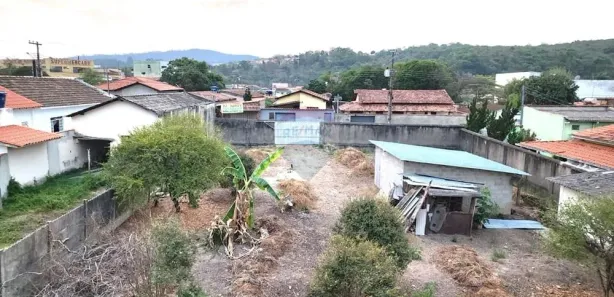 Lote/Terreno à venda, 737m² no Centro, Florestal