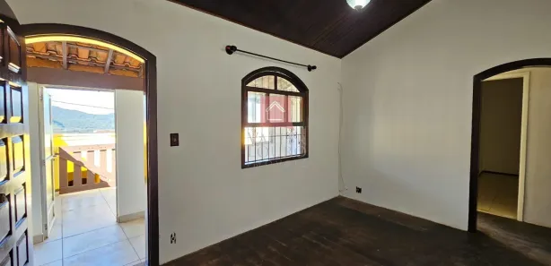 Casa com 2 Quartos para alugar, 100m² no Chácara Flora, Petrópolis