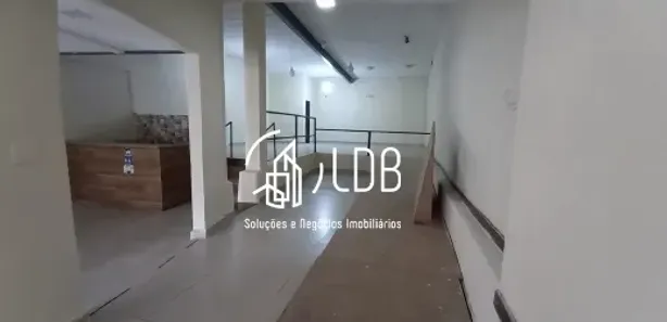 Ponto Comercial para alugar, 138m² no Santo Antônio, Belo Horizonte