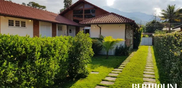 Casa de Condomínio com 5 Quartos para alugar, 264m² no , Itatiaia