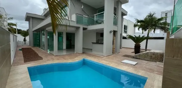 Casa de Condomínio com 5 Quartos para alugar, 350m² no Ponta Negra, Natal