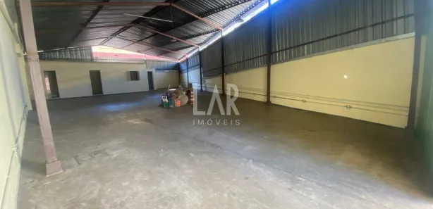 Galpão/Depósito/Armazém para alugar, 283m² no Santa Efigênia, Belo Horizonte