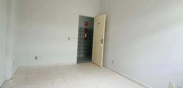 Sala Comercial para alugar, 20m² no Centro, Anápolis