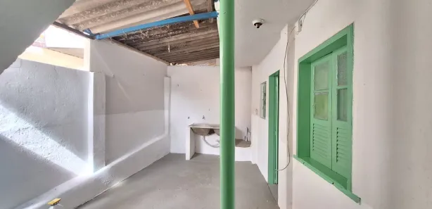 Casa com 2 Quartos para alugar, 45m² no Santa Tereza, Belo Horizonte
