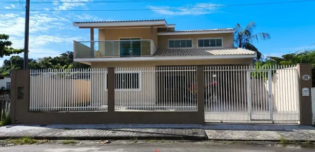 Sobrado com 3 Quartos à venda, 200m² no Sertãozinho, Matinhos