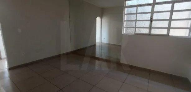 Casa com 3 Quartos para alugar, 145m² no Santa Efigênia, Belo Horizonte