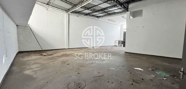 Galpão/Depósito/Armazém para venda ou aluguel, 650m² no Taquara, Rio de Janeiro