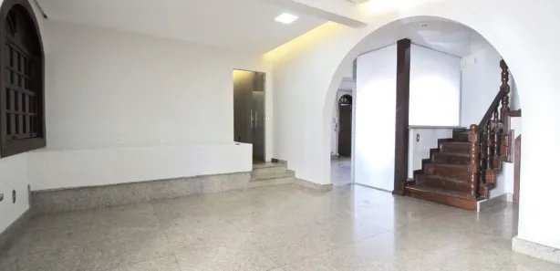Casa com 6 Quartos para alugar, 500m² no Santo Antônio, Belo Horizonte