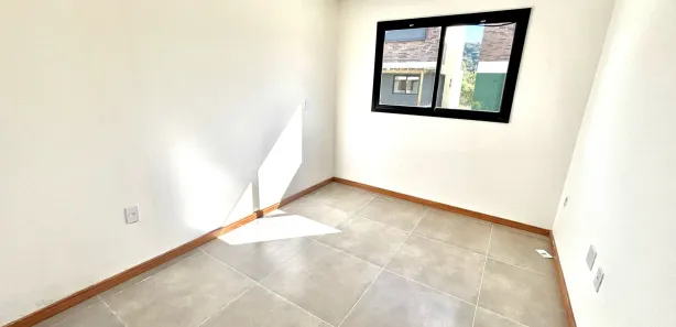 Sobrado com 3 Quartos para alugar, 100m² no , Garopaba