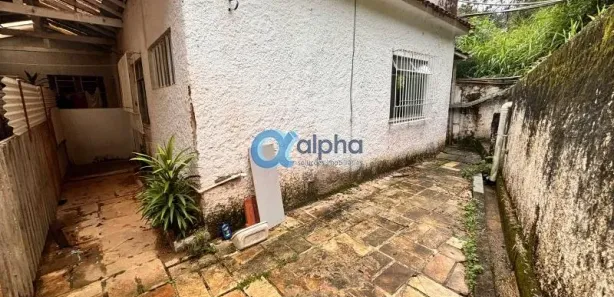 Kitnet com 1 Quarto para alugar, 35m² no Quarteirão Brasileiro, Petrópolis