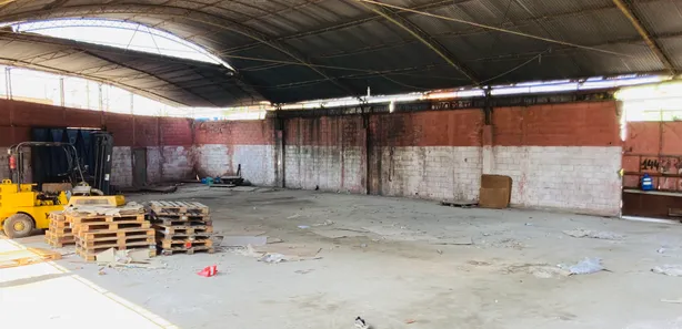 Galpão/Depósito/Armazém para venda ou aluguel, 900m² no Centro, Nova Iguaçu