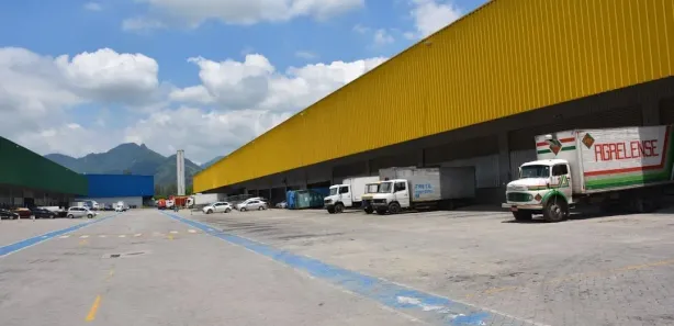 Galpão/Depósito/Armazém para alugar, 574m² no Taquara, Rio de Janeiro