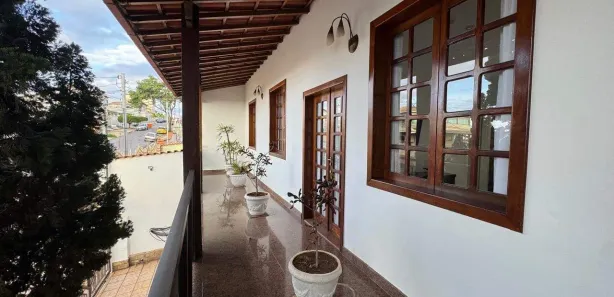 Casa com 3 Quartos à venda, 300m² no Diamante (Barreiro), Belo Horizonte