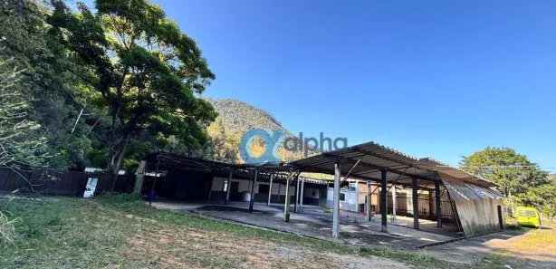 Galpão/Depósito/Armazém para alugar, 650m² no Quarteirão Brasileiro, Petrópolis