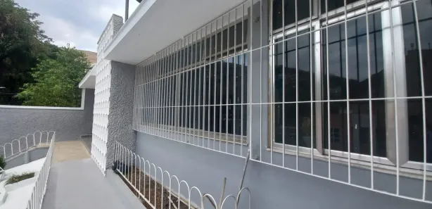 Casa com 3 Quartos para venda ou aluguel, 180m² no Joana D'Arc, Nova Iguaçu