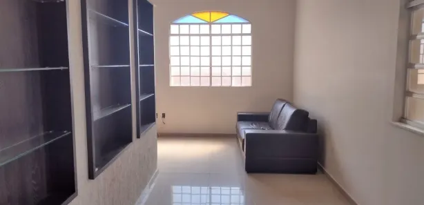 Casa com 3 Quartos para alugar, 200m² no Santa Efigênia, Belo Horizonte