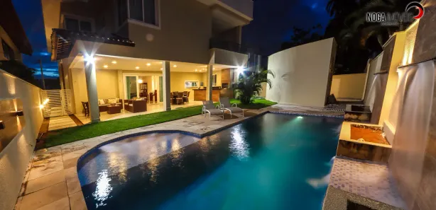 Casa de Condomínio com 5 Quartos à venda, 400m² no Candelária, Natal