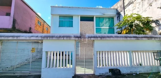 Sobrado com 5 Quartos à venda, 232m² no São Jorge, Manaus