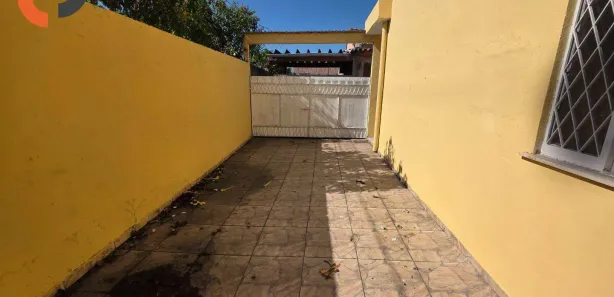Casa com 2 Quartos para alugar, 57m² no Centro, Nova Iguaçu