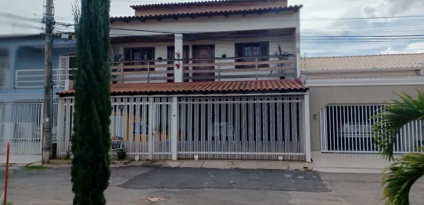 Sobrado com 5 Quartos à venda, 250m² no Areal, Brasília