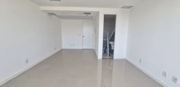 Sala Comercial para alugar, 26m² no Jacarepaguá, Rio de Janeiro