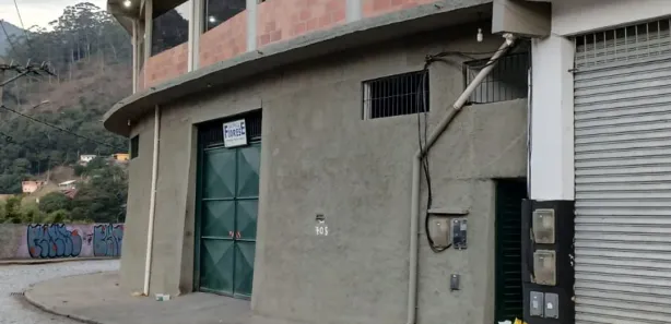 Galpão/Depósito/Armazém para alugar, 280m² no Cascatinha, Petrópolis