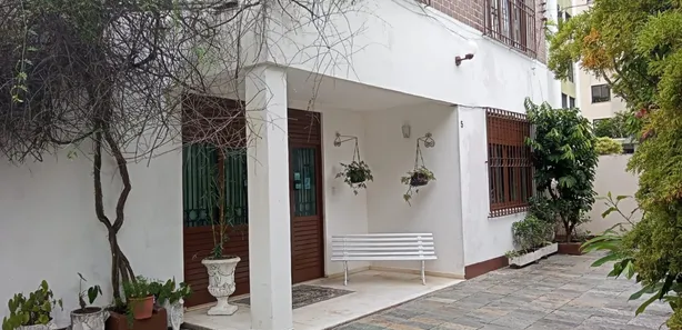 Casa com 3 Quartos para alugar, 610m² no Jardim Apipema, Salvador
