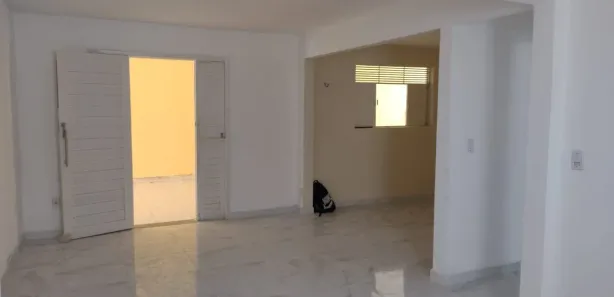 Sobrado com 4 Quartos à venda, 360m² no Pitimbu, Natal