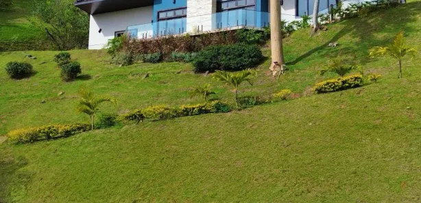 Casa de Condomínio com 5 Quartos para venda ou aluguel, 1060m² no Samambaia, Petrópolis