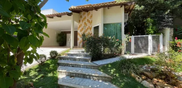 Casa de Condomínio com 5 Quartos à venda, 300m² no Loteamento Portal do Sol I, Goiânia