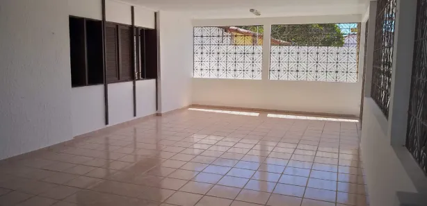 Casa com 3 Quartos à venda, 130m² no Candelária, Natal