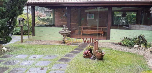 Casa de Condomínio com 3 Quartos à venda, 274m² no Portal Mantiqueira, Santo Antônio do Pinhal