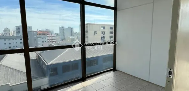 Sala Comercial à venda, 61m² no São Pelegrino, Caxias do Sul