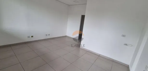 Ponto Comercial para venda ou aluguel, 82m² no Granja Viana, Cotia