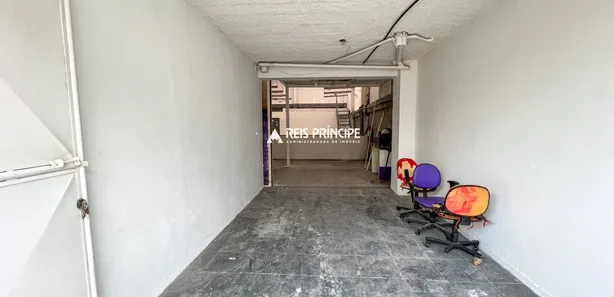 Galpão/Depósito/Armazém para venda ou aluguel, 300m² no Taquara, Rio de Janeiro