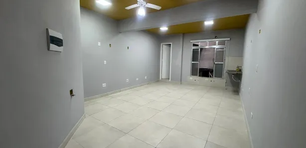 Sala Comercial para alugar, 30m² no Macuco, Santos