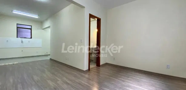 Kitnet com 1 Quarto para alugar, 30m² no Floresta, Porto Alegre
