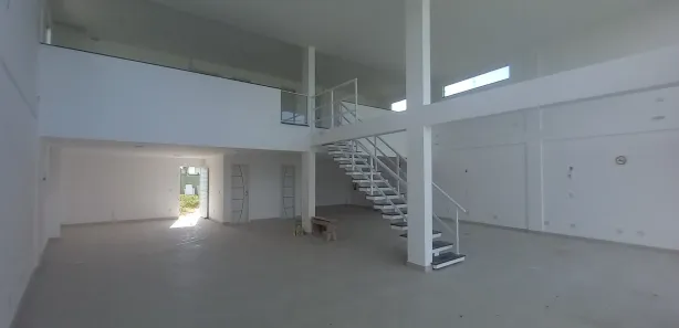 Ponto Comercial para alugar, 223m² no Ogiva, Cabo Frio