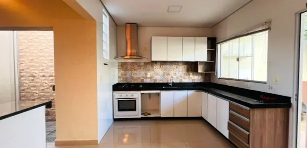 Casa com 3 Quartos para alugar, 200m² no Setor Habitacional Jardim Botânico, Brasília