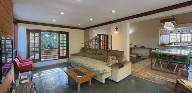 Casa de Condomínio com 4 Quartos à venda, 220m² no Jardim Ana Estela, Carapicuíba