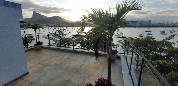 Casa com 4 Quartos para venda ou aluguel, 430m² no Urca, Rio de Janeiro