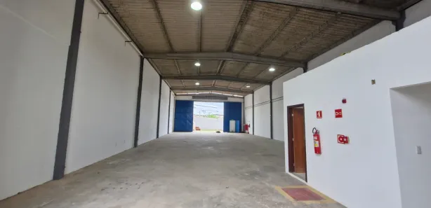 Galpão/Depósito/Armazém para alugar, 380m² no Vila de Abrantes (Abrantes), Camaçari