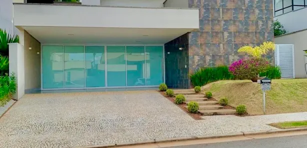 Casa com 3 Quartos à venda, 227m² no Jardins Valência, Goiânia