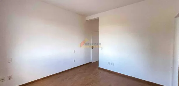 Casa com 3 Quartos para alugar, 95m² no São José, Divinópolis