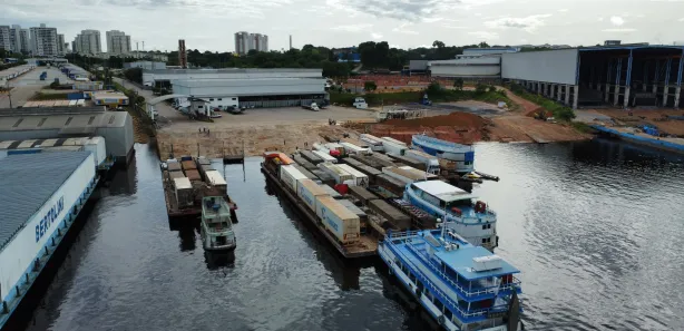Galpão/Depósito/Armazém para alugar, 2500m² no Ponta Negra, Manaus