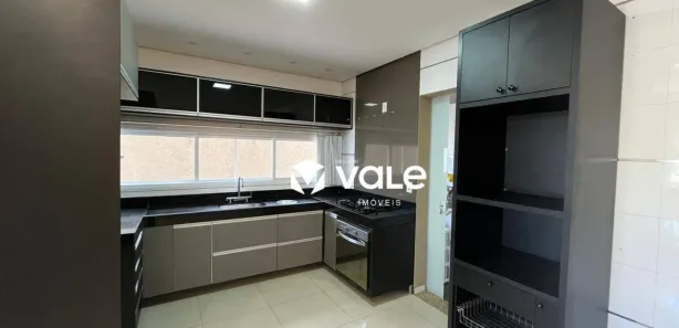 Casa de Condomínio com 3 Quartos para alugar, 225m² no Plano Diretor Sul, Palmas