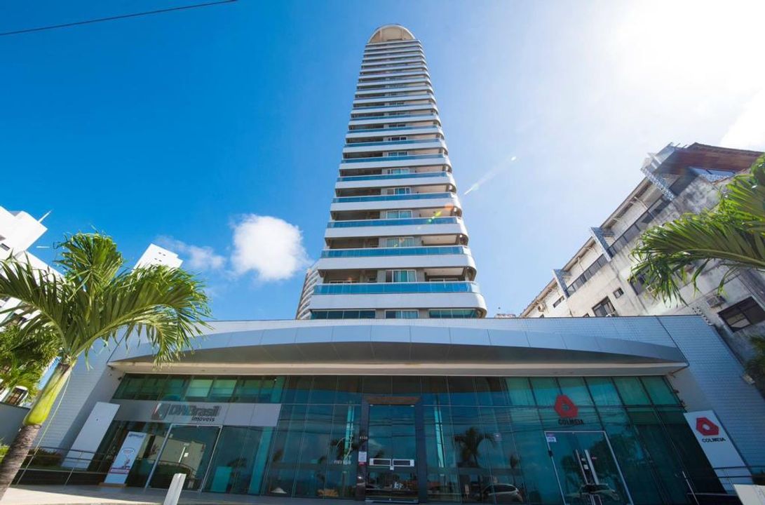 Apartamento na Avenida Engenheiro Roberto Freire, 4130, Ponta Negra em