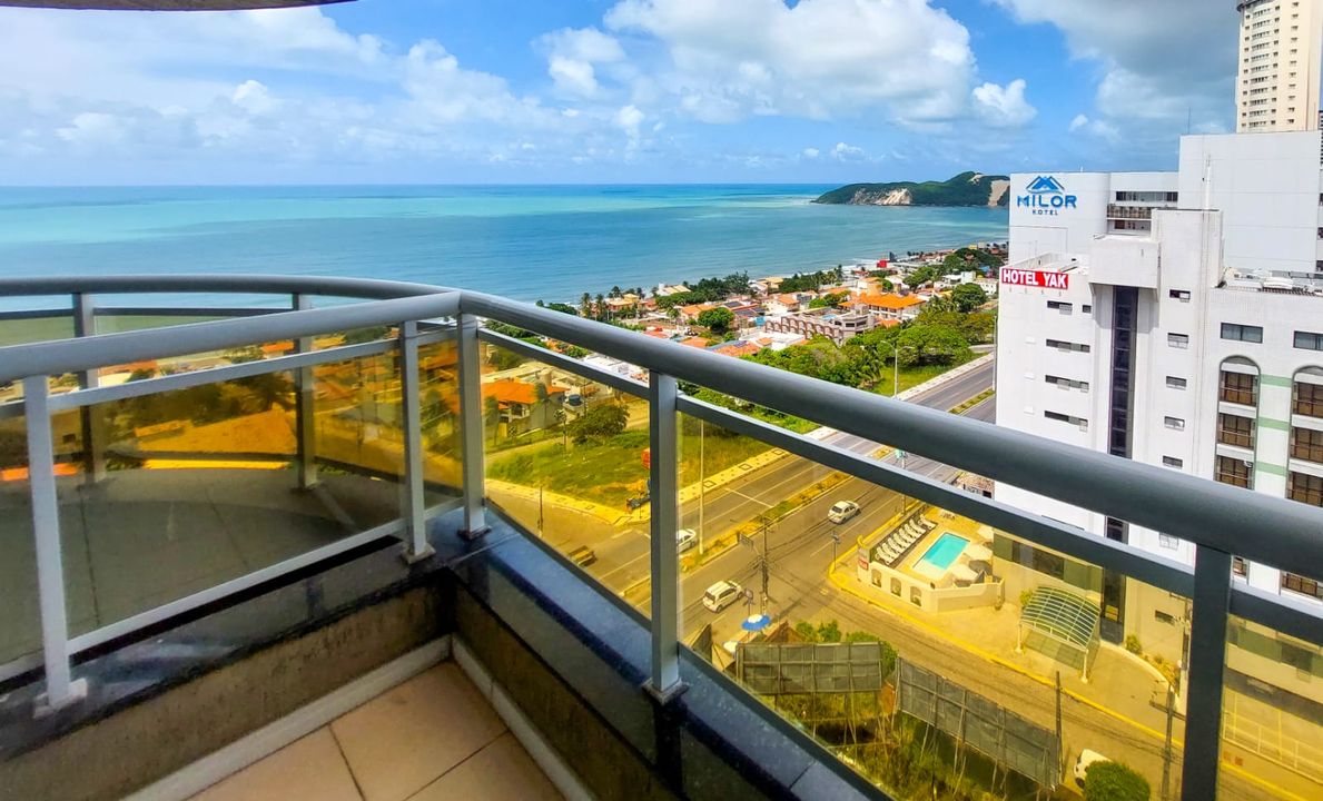 Apartamento na Avenida Engenheiro Roberto Freire, 4130, Ponta Negra em